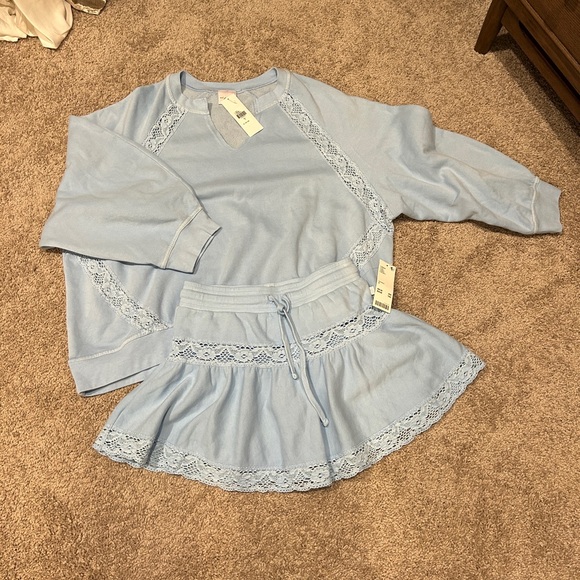 Out From Under Urban Outfitters Jayden Set - Picture 3 of 5